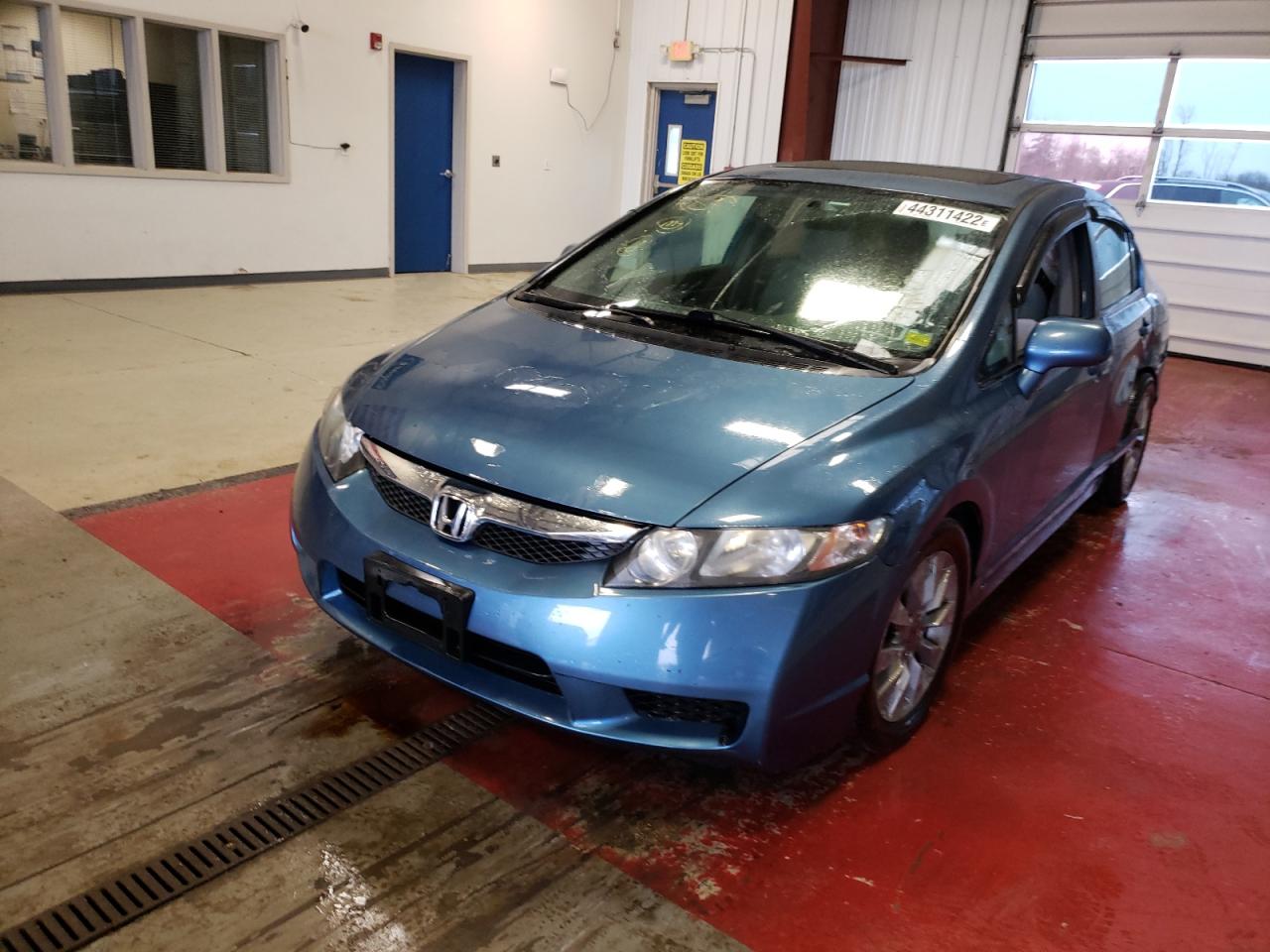 Photo 2 from auction – 2010 HONDA CIVIC EX with VIN 19XFA1F87AE081744
