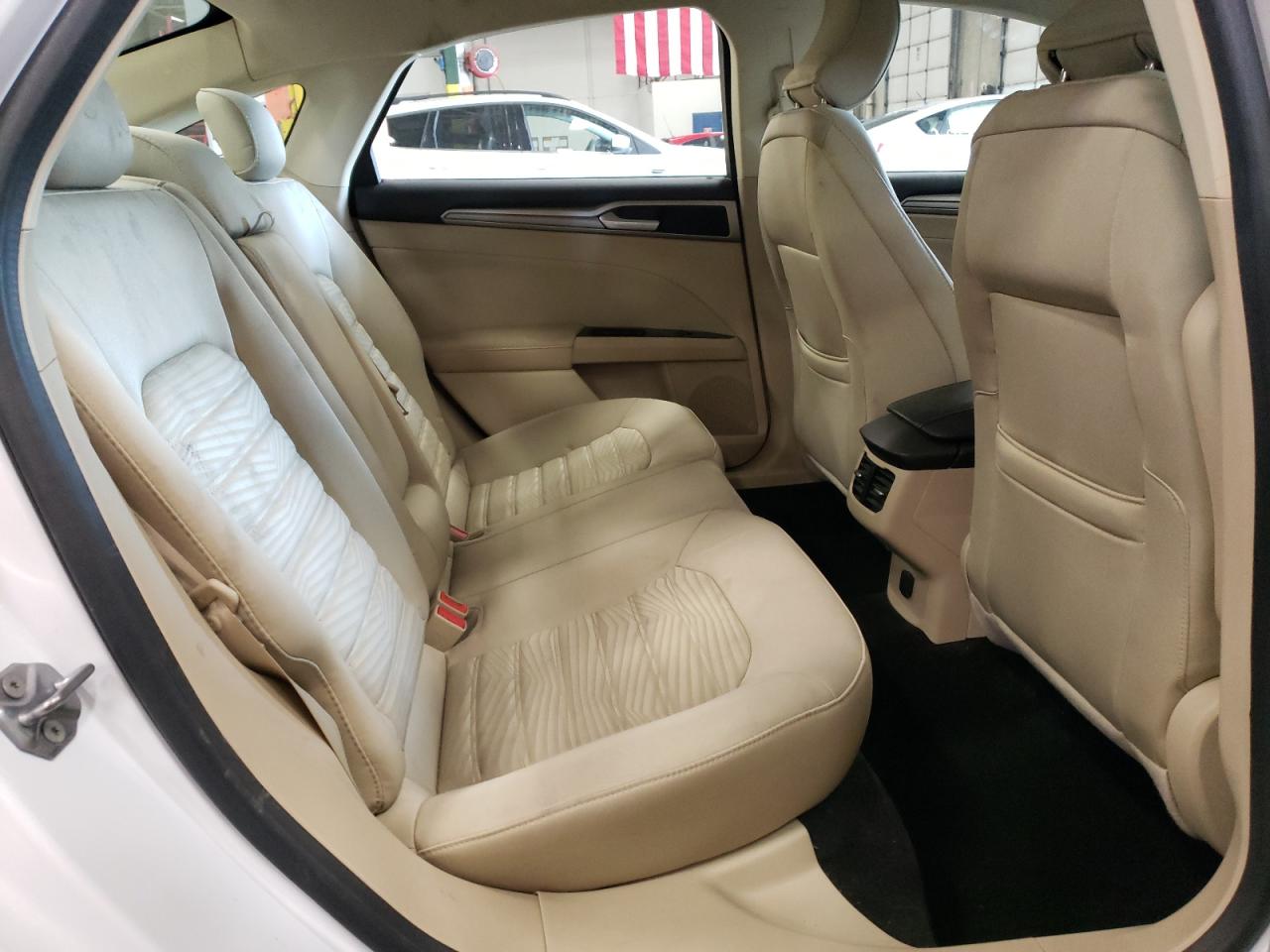 Photo 6 from auction – 2016 FORD FUSION SE with VIN 3FA6P0H78GR332601