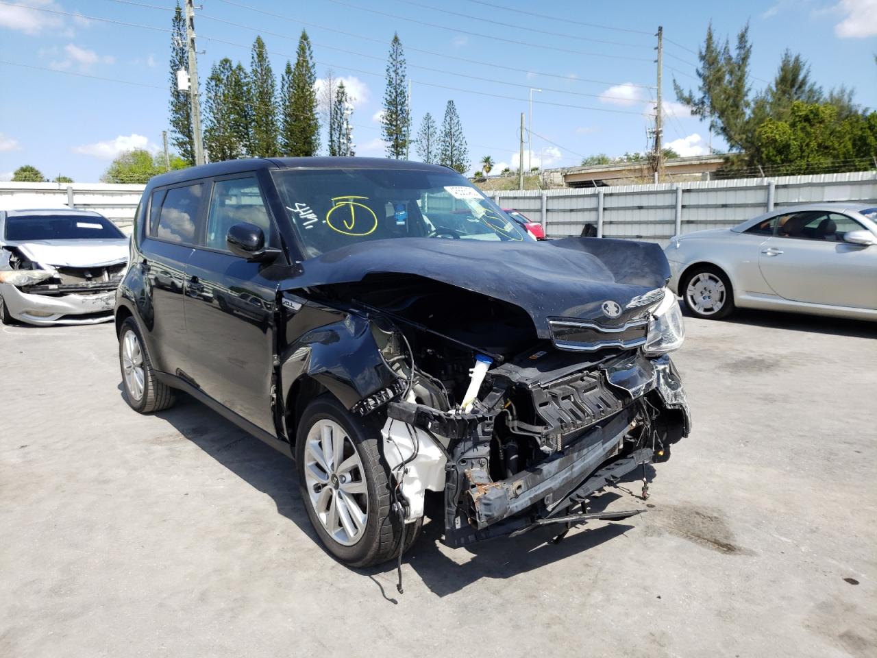 KIA SOUL + 2018 с VIN KNDJP3A52J7900600 - Снимка от търг