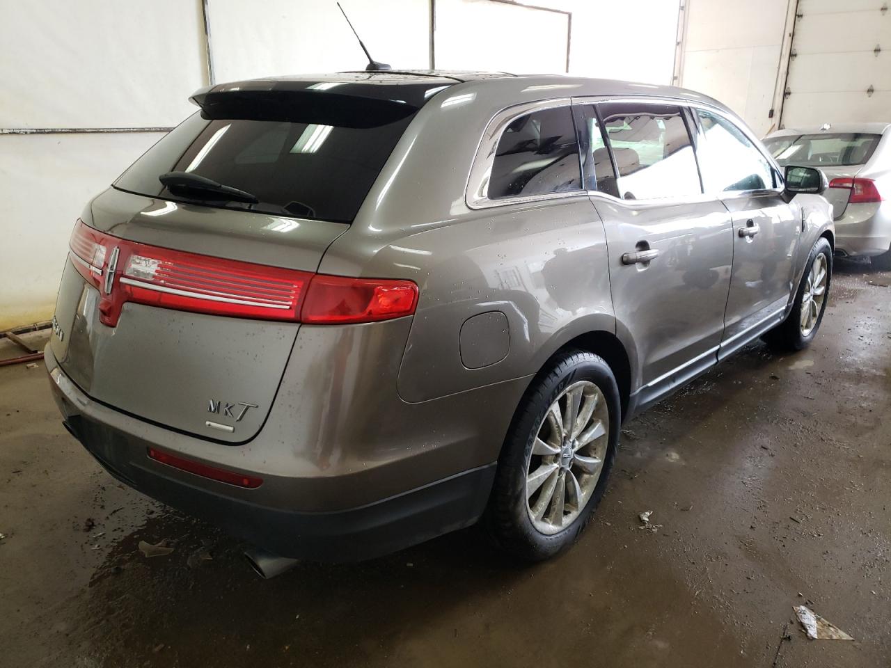 Photo 4 from auction – 2012 LINCOLN MKT with VIN 2LMHJ5AT2CBL52487