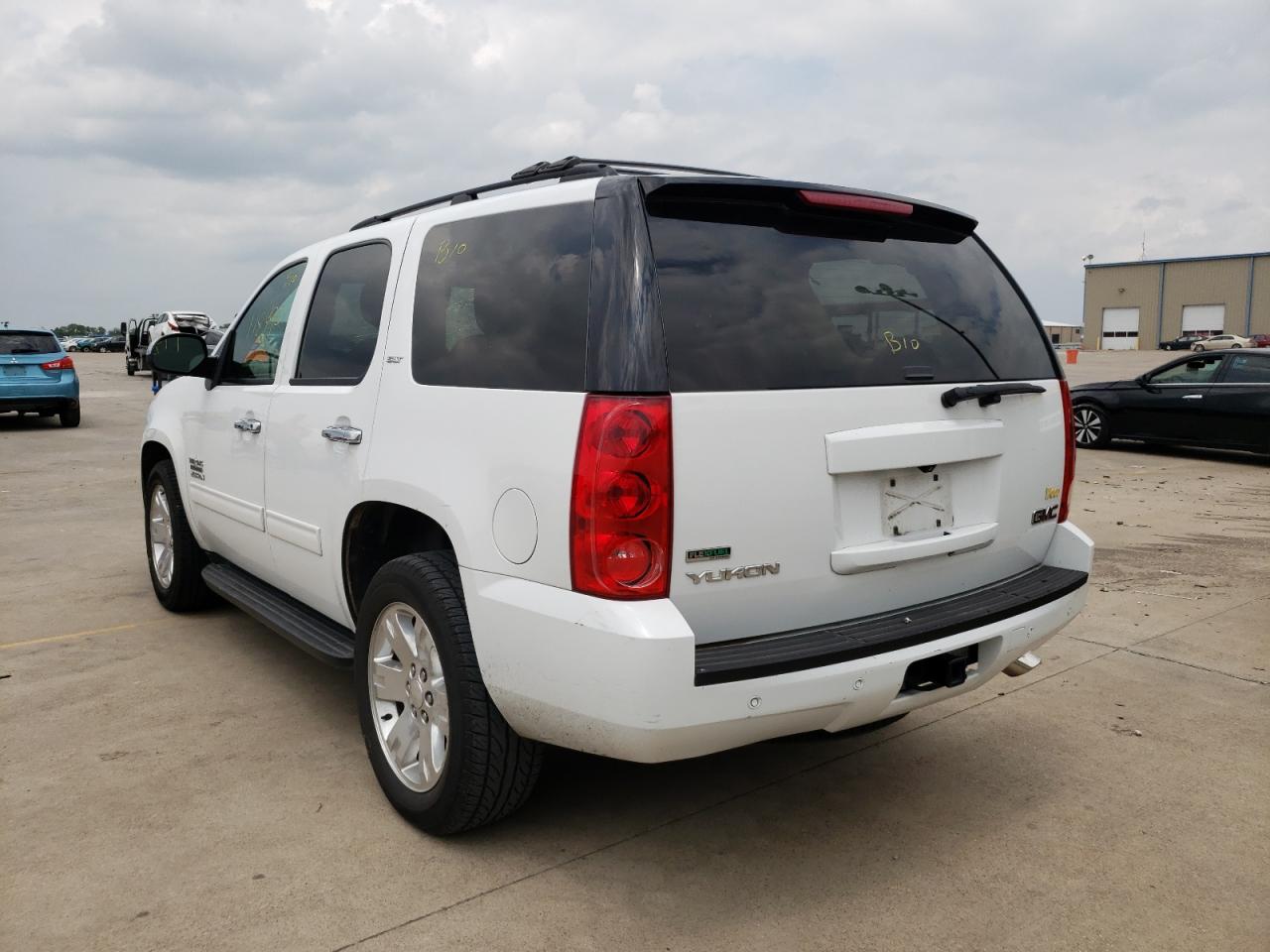 Photo 3 from auction – 2012 GMC YUKON SLT with VIN 1GKS1CE04CR199414