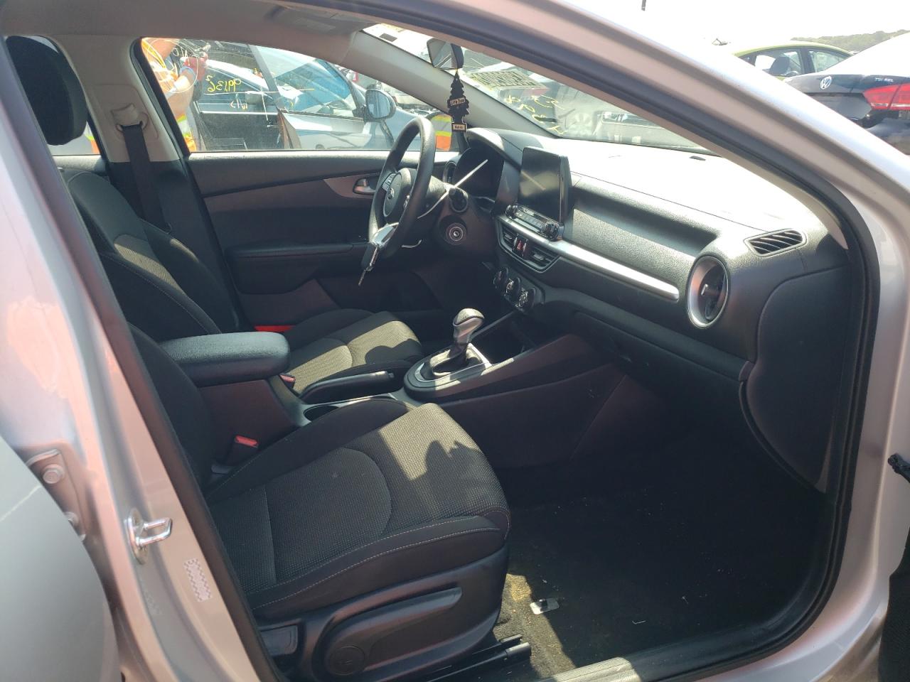 Photo 5 from auction – 2020 KIA FORTE FE with VIN 3KPF24AD7LE143407