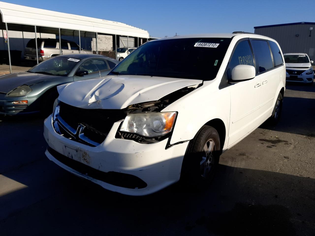 Photo 2 from auction – 2011 DODGE GRAND CARA with VIN 2D4RN3DG3BR722284