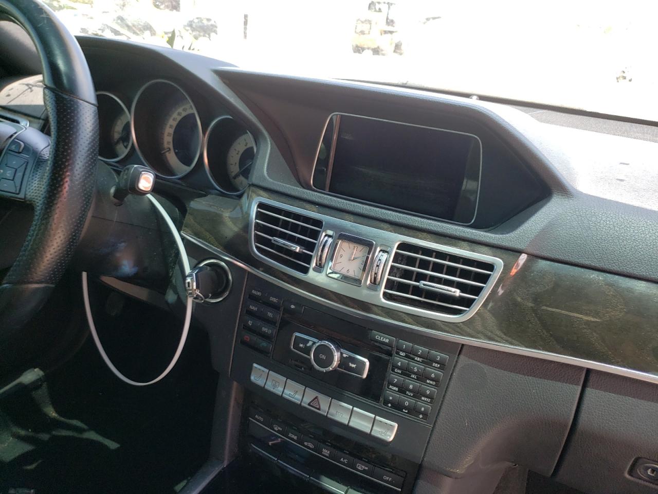 Photo 9 from auction – 2014 MERCEDES-BENZ E 350 with VIN WDDHF5KB0EA980205