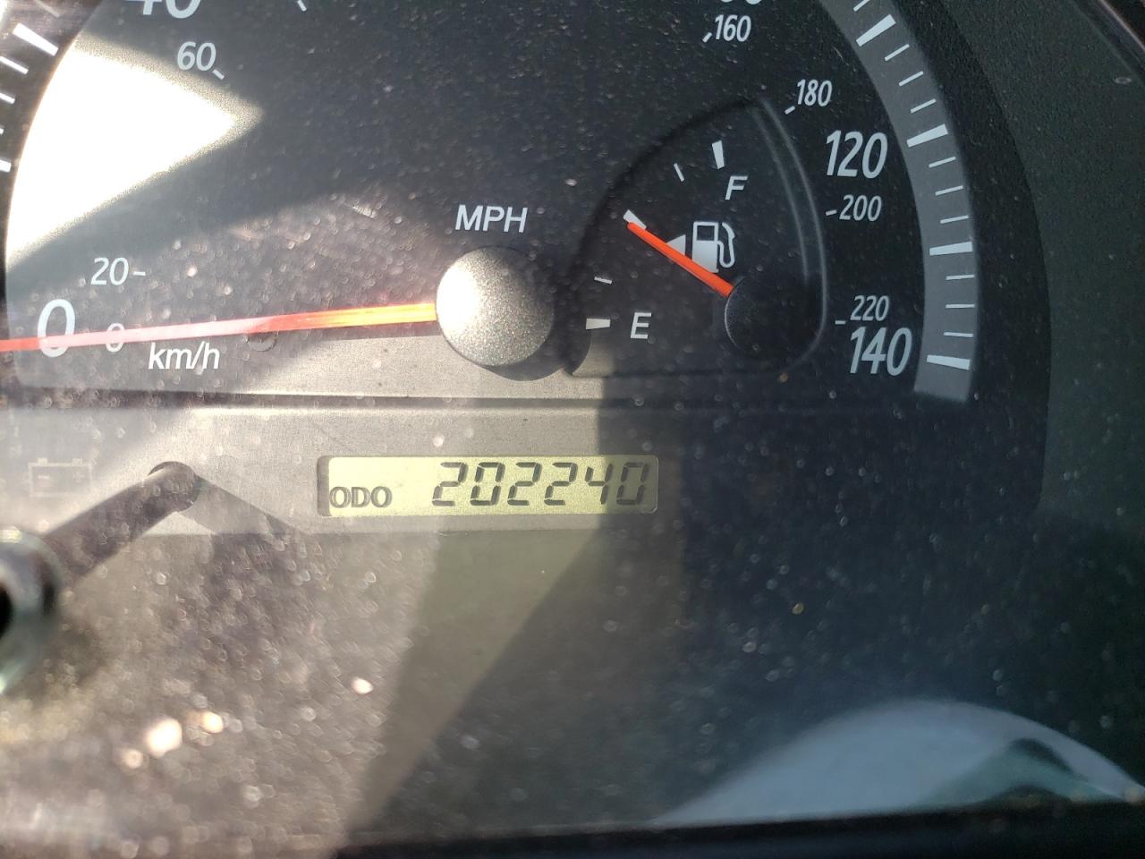 Photo 8 from auction – 2003 TOYOTA CAMRY LE with VIN 4T1BF32K83U046188