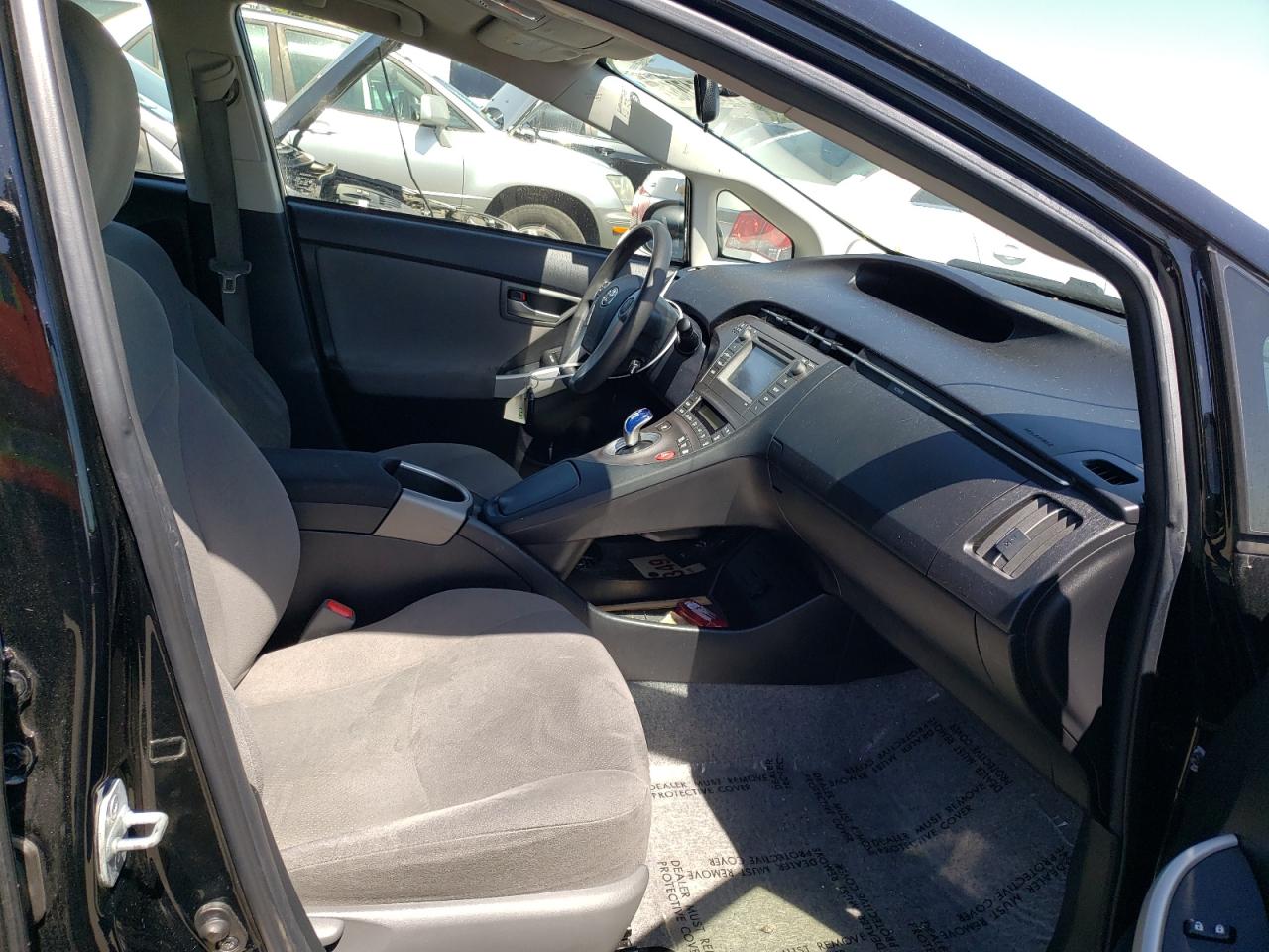Photo 5 from auction – 2015 TOYOTA PRIUS with VIN JTDKN3DU3F0438920