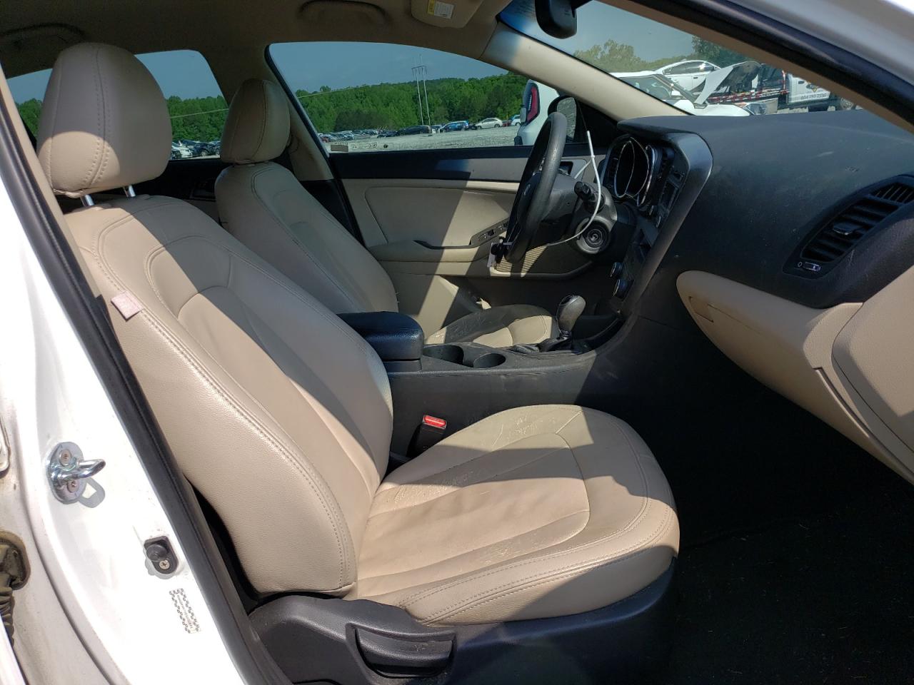 Photo 5 from auction – 2011 KIA OPTIMA LX with VIN KNAGM4A7XB5182041