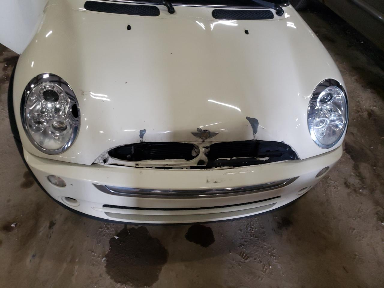 Photo 7 from auction – 2006 MINI COOPER with VIN WMWRC335X6TJ74654
