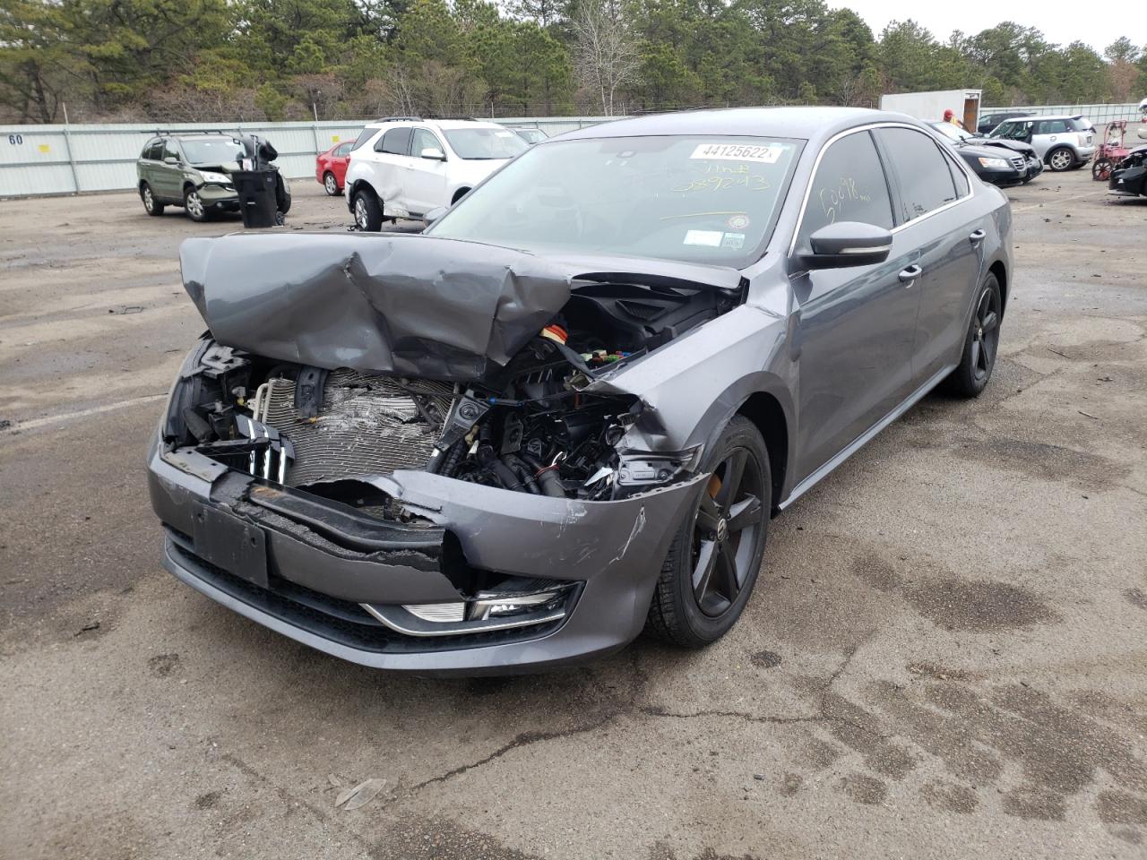 Photo 2 from auction – 2015 VOLKSWAGEN PASSAT S with VIN 1VWAT7A35FC089243