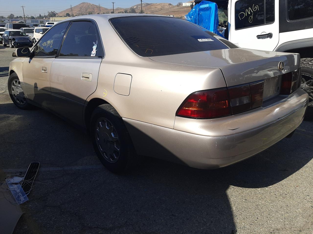 Photo 17 from auction – 1998 LEXUS ES 300 with VIN JT8BF28G6W5030103