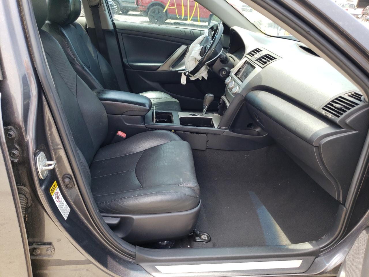 Photo 5 from auction – 2011 TOYOTA CAMRY BASE with VIN 4T1BF3EK8BU731737