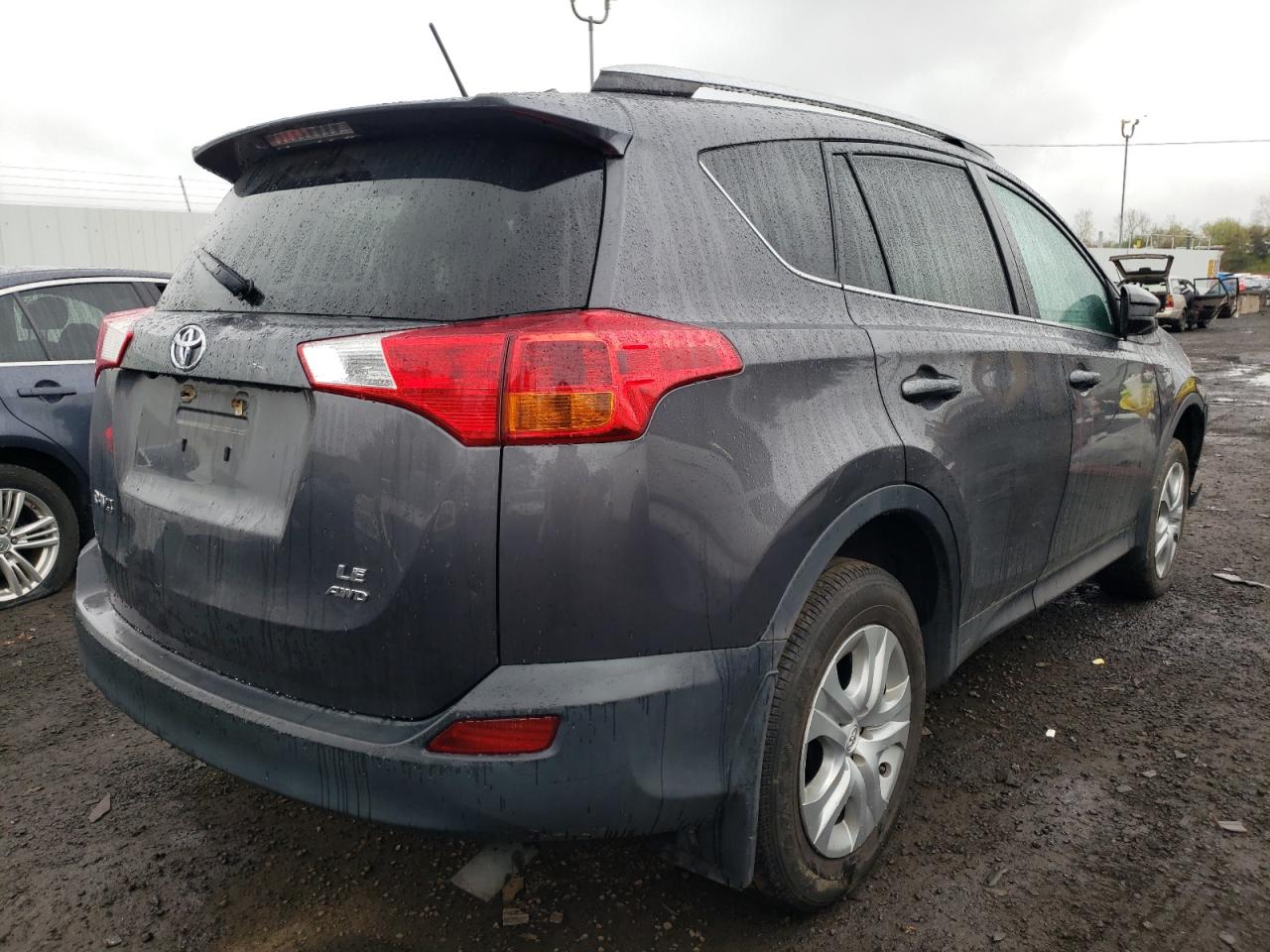 Photo 4 from auction – 2015 TOYOTA RAV4 LE with VIN 2T3BFREV4FW343026