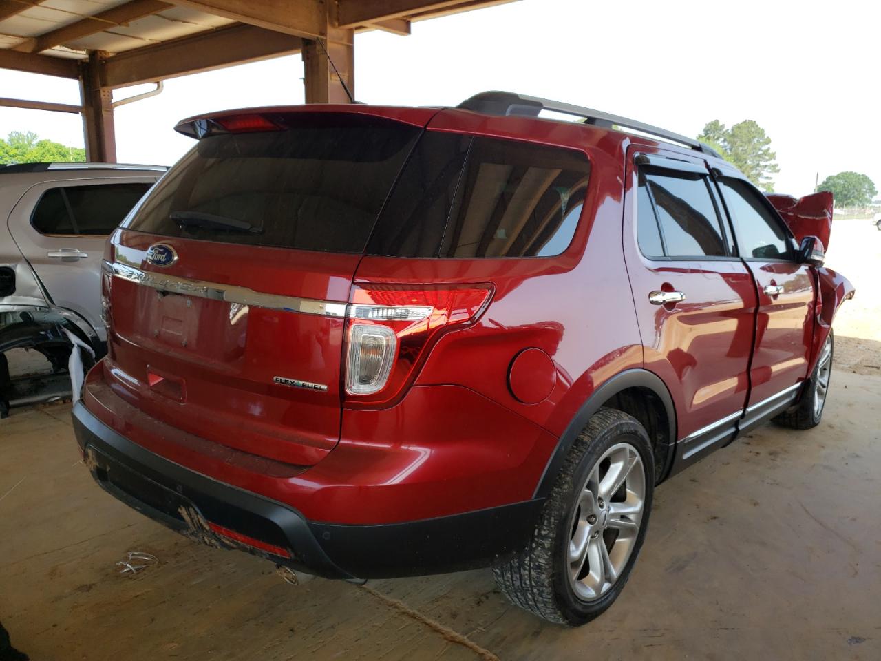 Photo 4 from auction – 2015 FORD EXPLORER L with VIN 1FM5K7F87FGC33746
