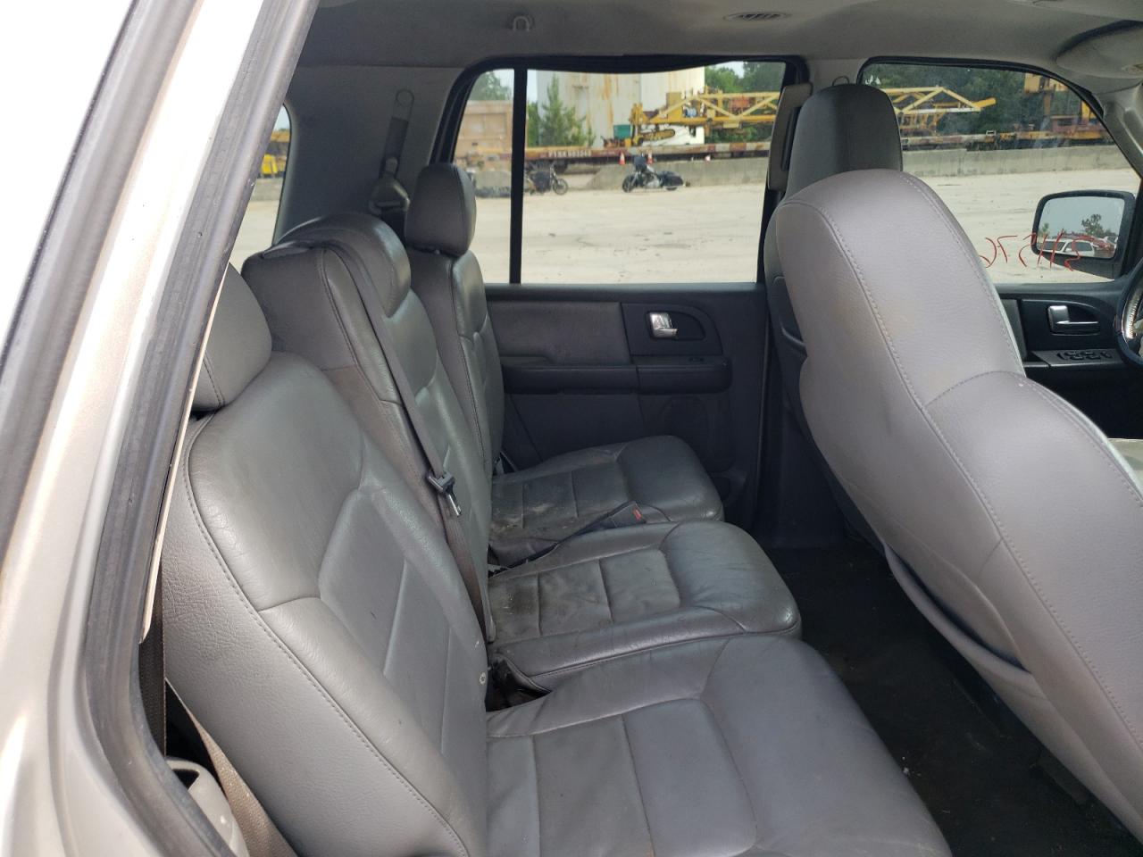 Photo 6 from auction – 2003 FORD EXPEDITION with VIN 1FMRU15W73LB27468