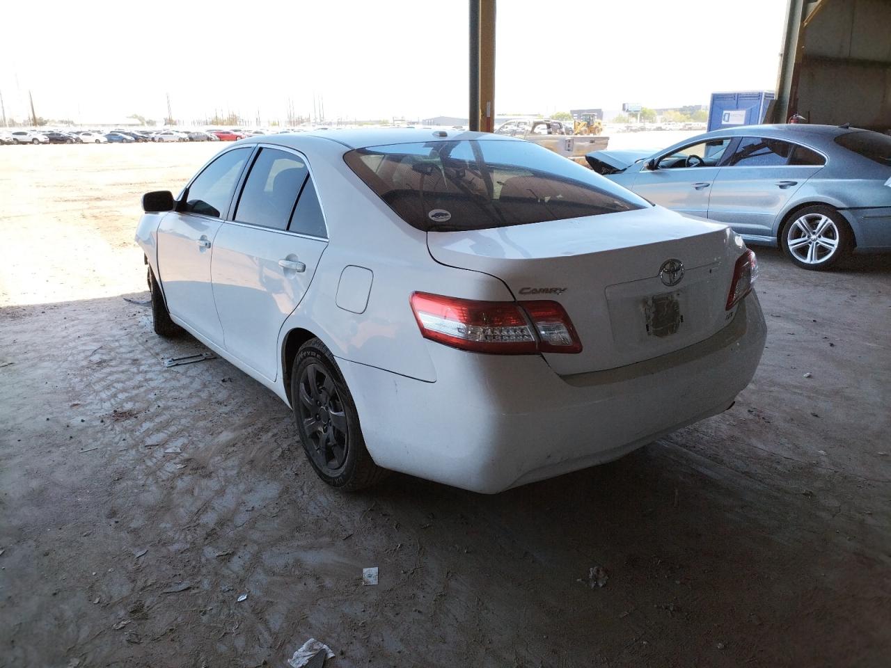 Photo 3 from auction – 2011 TOYOTA CAMRY BASE with VIN 4T1BF3EK4BU735185