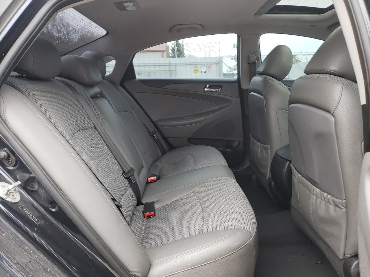 Photo 6 from auction – 2013 HYUNDAI SONATA SE with VIN 5NPEC4AC2DH717876