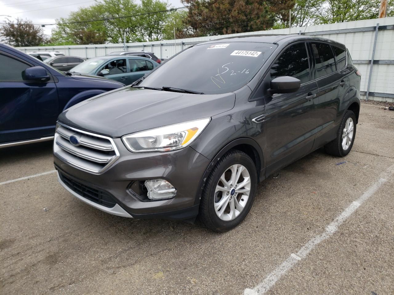 Photo 2 from auction – 2017 FORD ESCAPE SE with VIN 1FMCU0GD9HUD95385
