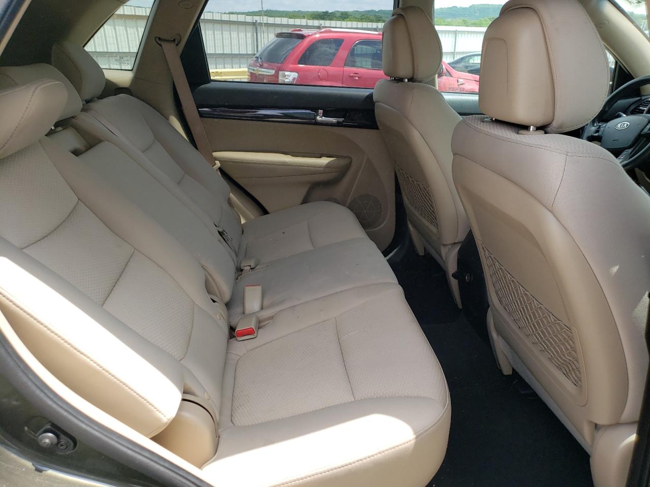 Photo 6 from auction – 2011 KIA SORENTO BA with VIN 5XYKTCA10BG141477