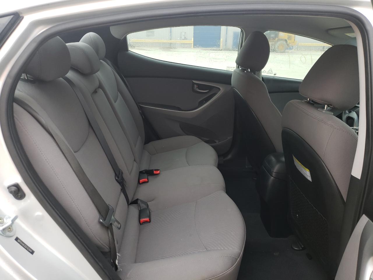 Photo 6 from auction – 2016 HYUNDAI ELANTRA SE with VIN 5NPDH4AEXGH763944