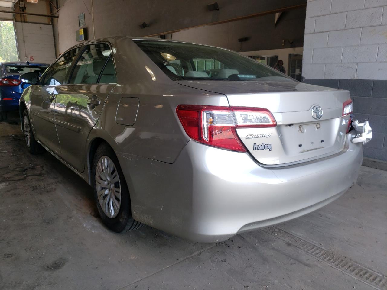 Photo 3 from auction – 2014 TOYOTA CAMRY L with VIN 4T4BF1FK3ER441578