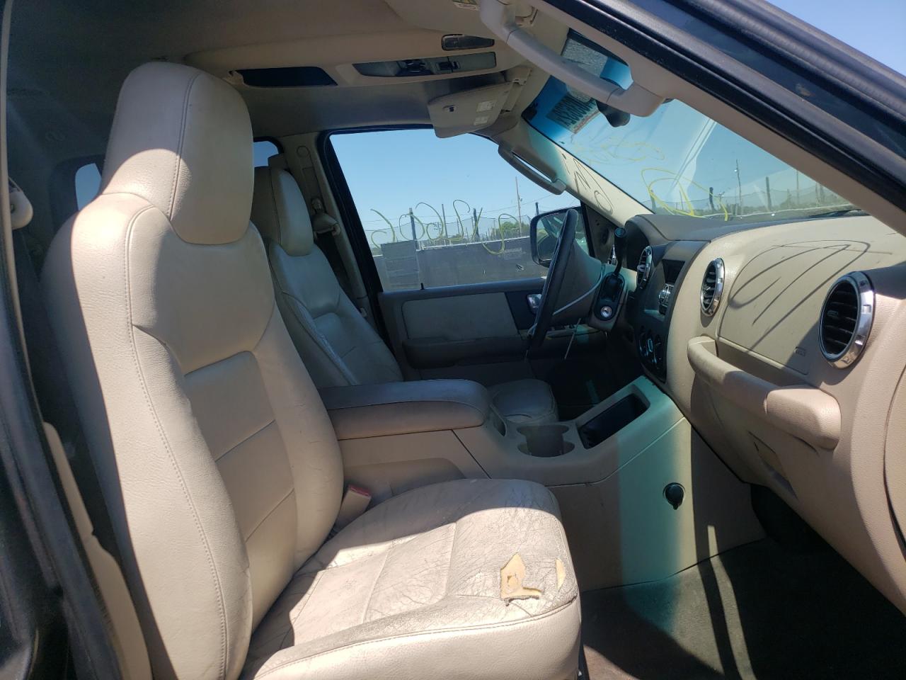 Photo 5 from auction – 2003 FORD EXPEDITION with VIN 1FMRU15L83LA47375