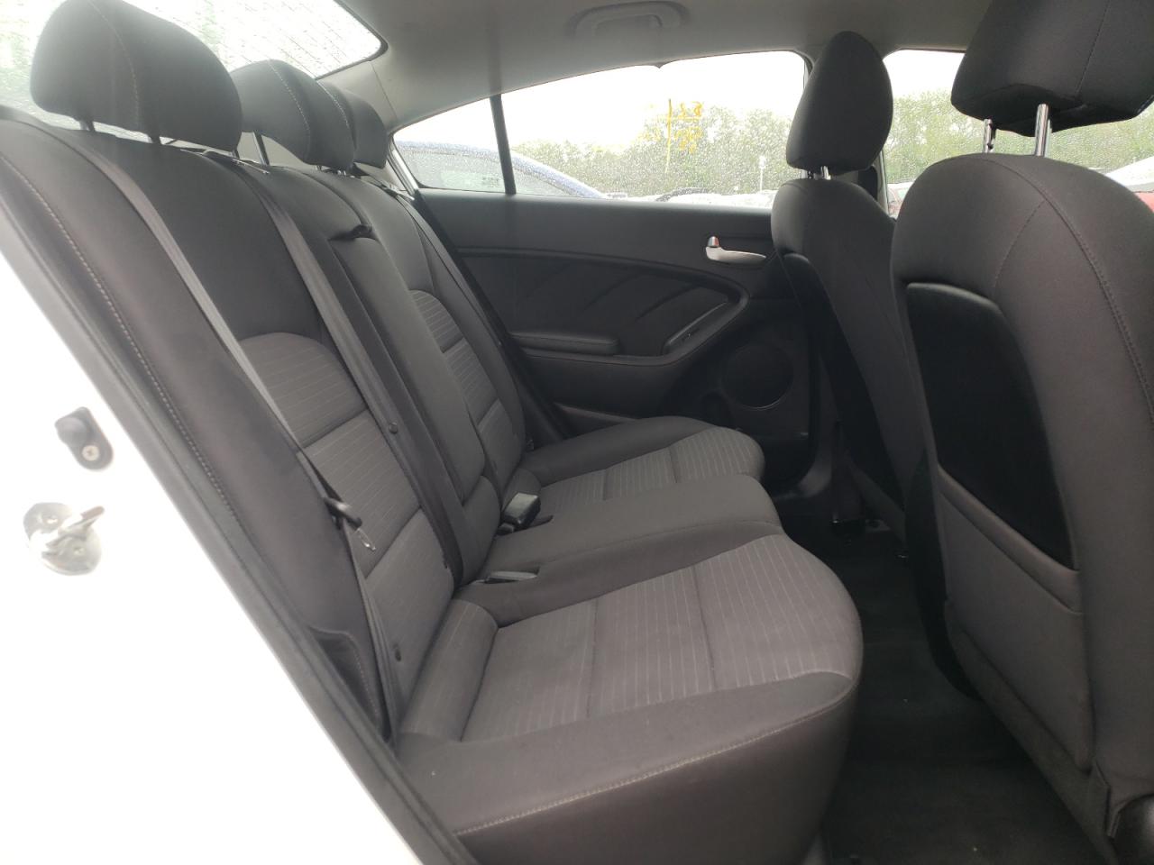 Photo 6 from auction – 2018 KIA FORTE LX with VIN 3KPFL4A77JE267018