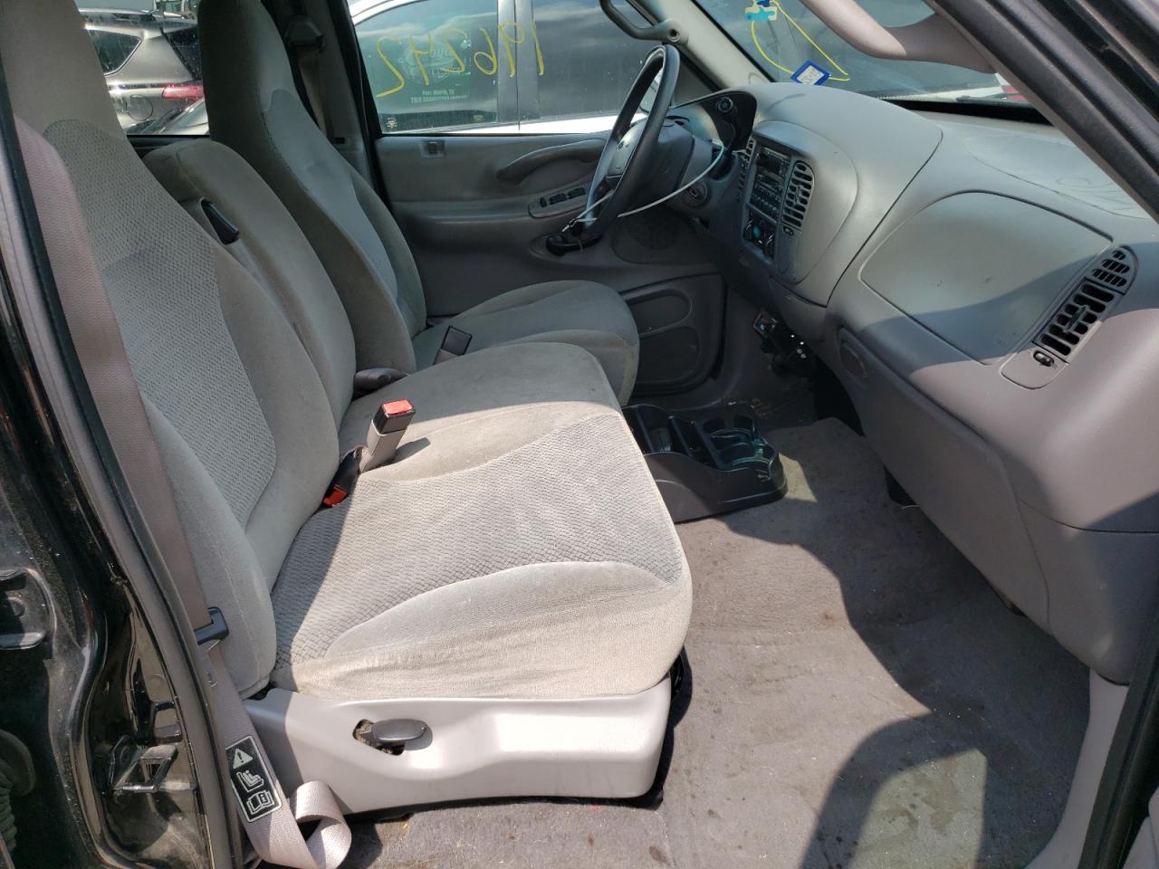 Photo 5 from auction – 2001 FORD EXPEDITION with VIN 1FMRU15W81LB11020