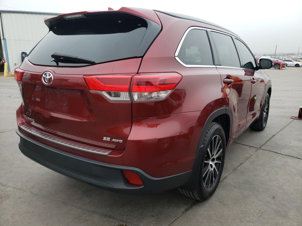 صورة رقم 4 من المزاد - 2017 TOYOTA HIGHLANDER مع VIN 5TDJZRFH7HS449468