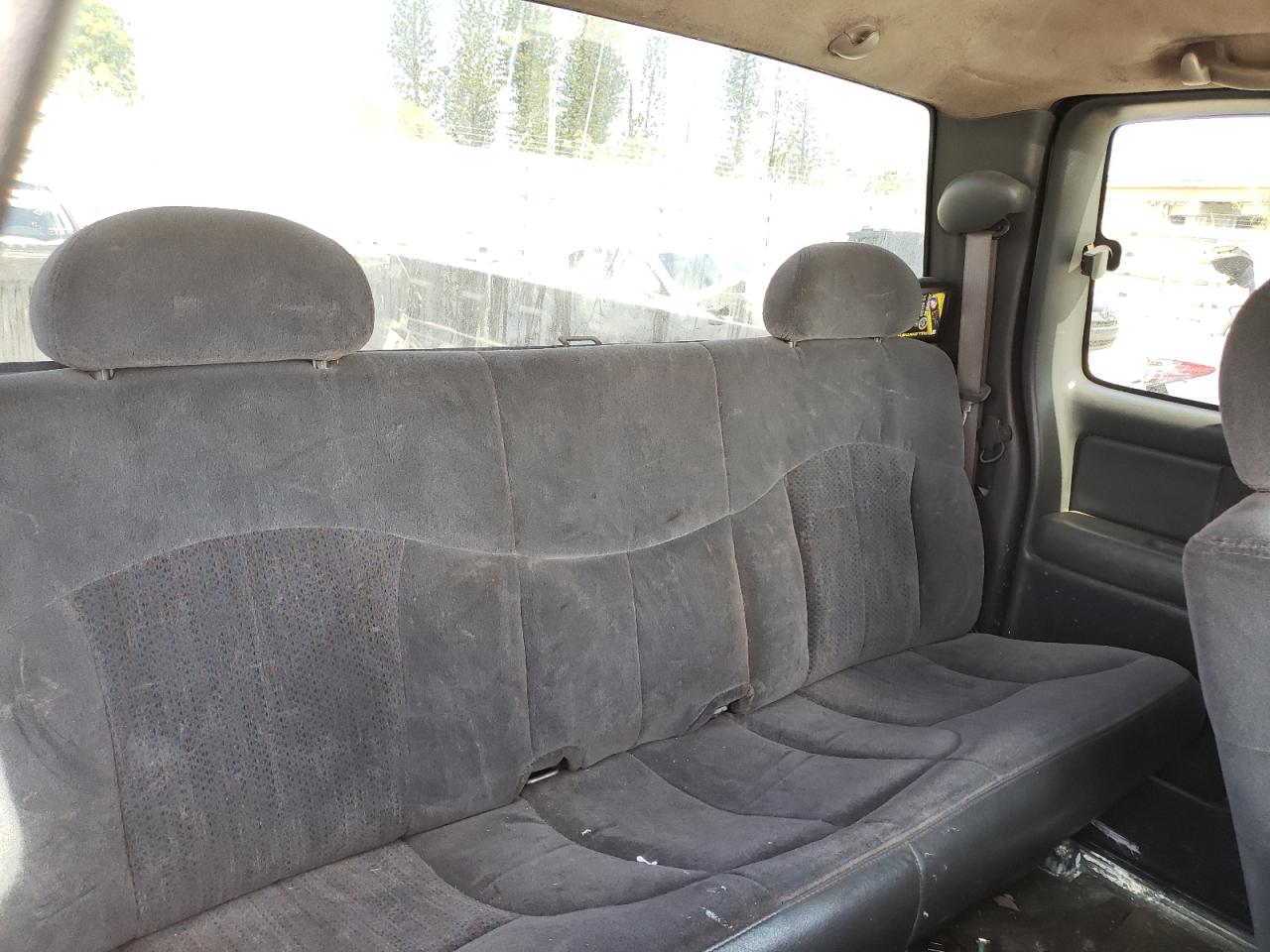 Photo 6 from auction – 2002 CHEVROLET SILVERADO with VIN 2GCEC19V121340847