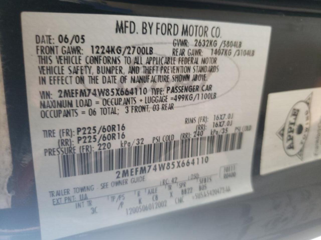 Photo 10 from auction – 2005 MERCURY GRAND MARQ with VIN 2MEFM74W85X664110
