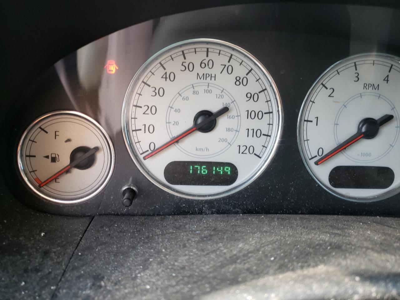 Photo 8 from auction – 2005 CHRYSLER TOWN & COU with VIN 2C8GP64L45R187708