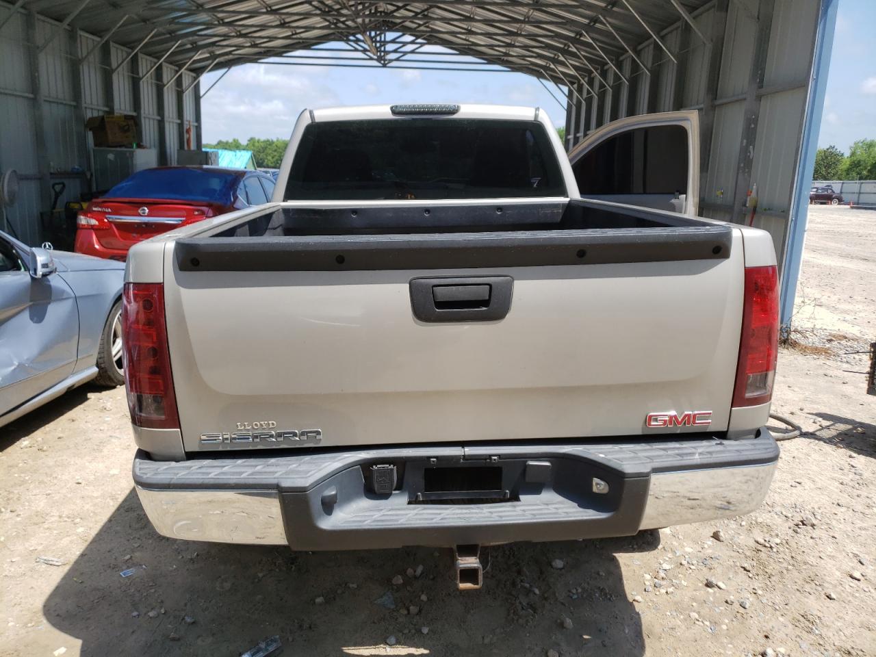 Photo 6 from auction – 2008 GMC SIERRA C15 with VIN 1GTEC14C98Z243529