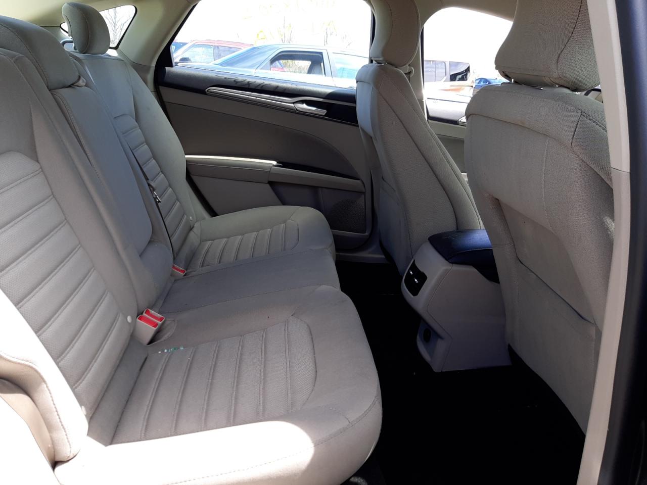 Photo 6 from auction – 2019 FORD FUSION SE with VIN 3FA6P0LU4KR108912