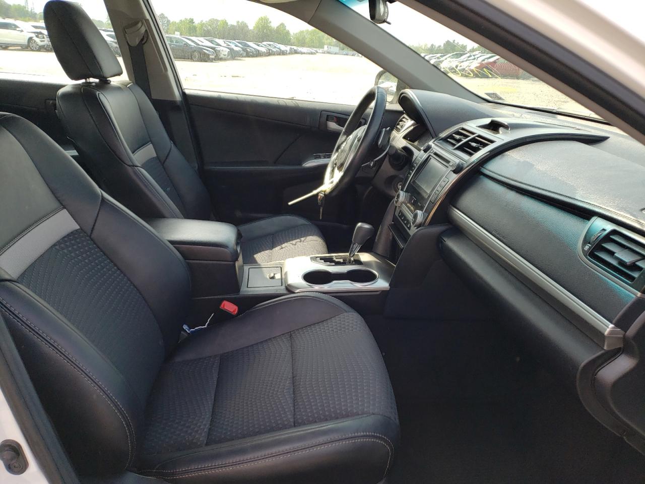 Photo 5 from auction – 2014 TOYOTA CAMRY L with VIN 4T1BF1FK3EU801149