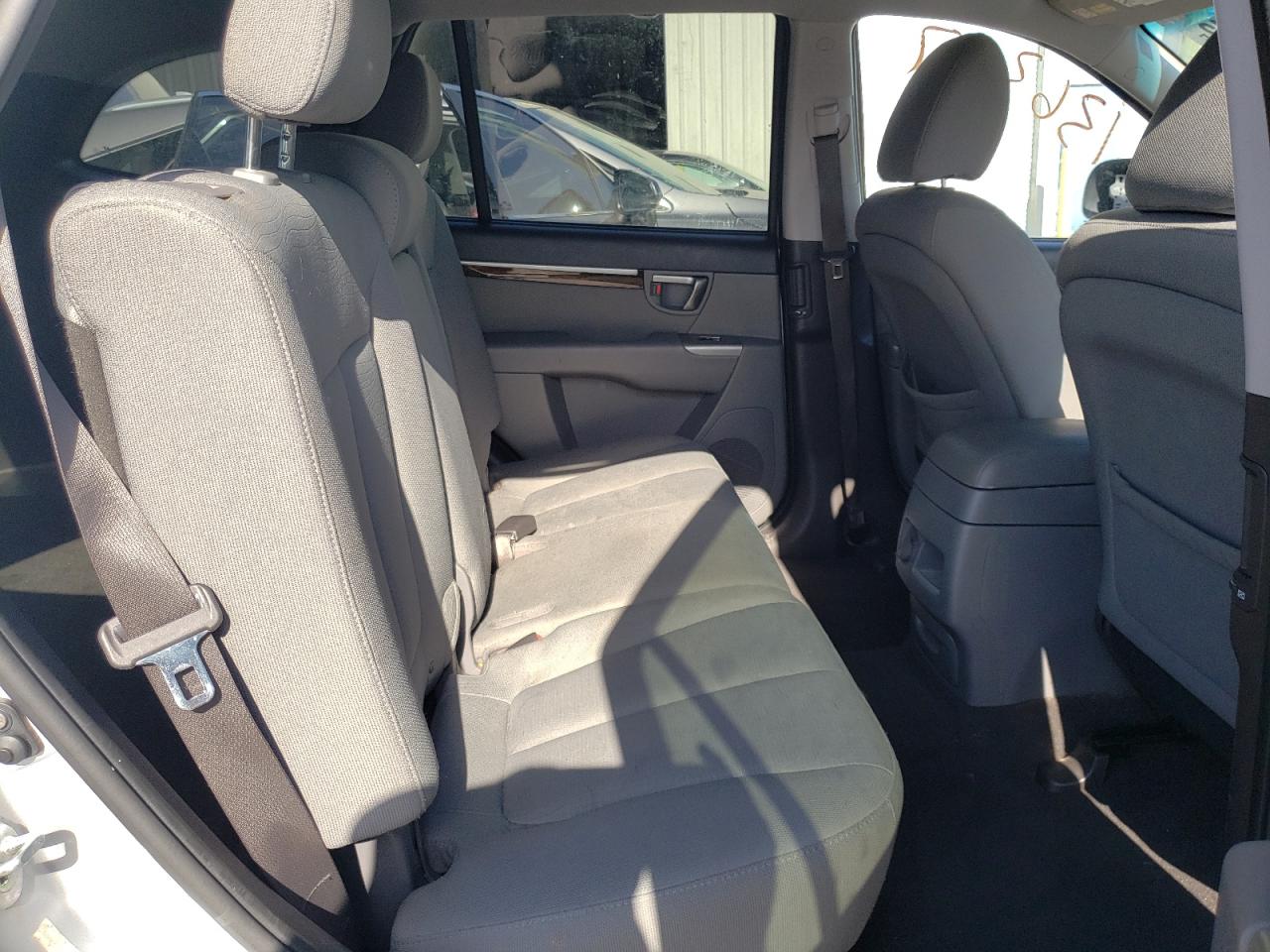 Photo 6 from auction – 2010 HYUNDAI SANTA FE G with VIN 5NMSGDAB6AH366638