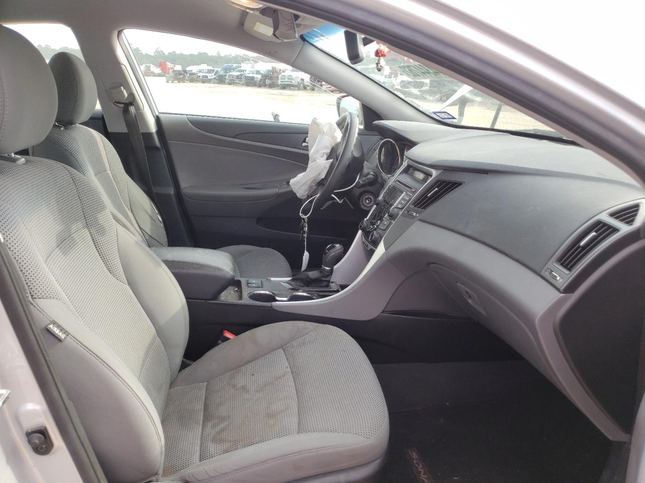 Photo 5 from auction – 2013 HYUNDAI SONATA GLS with VIN 5NPEB4AC3DH675995