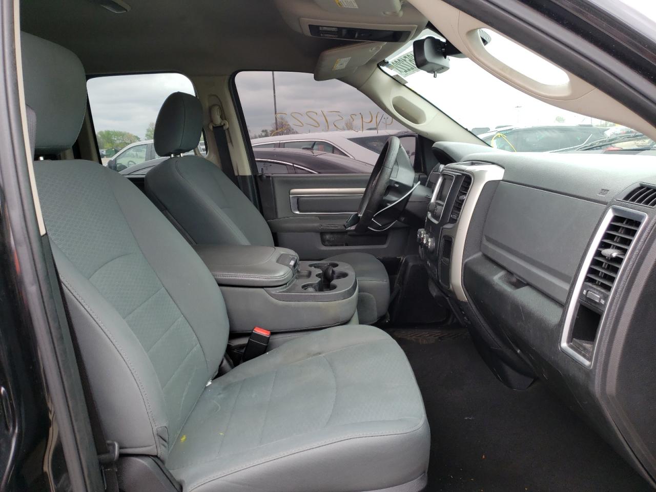 Photo 5 from auction – 2016 RAM 1500 SLT with VIN 1C6RR6GT0GS226898