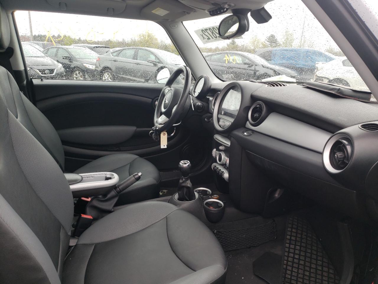 Photo 5 from auction – 2010 MINI COOPER SPO with VIN WMWMF9C50ATF97680