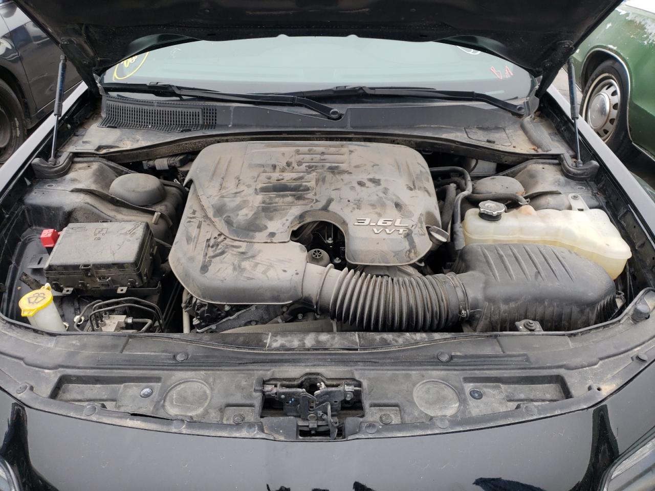 Photo 7 from auction – 2019 CHRYSLER 300 S with VIN 2C3CCABG3KH678989