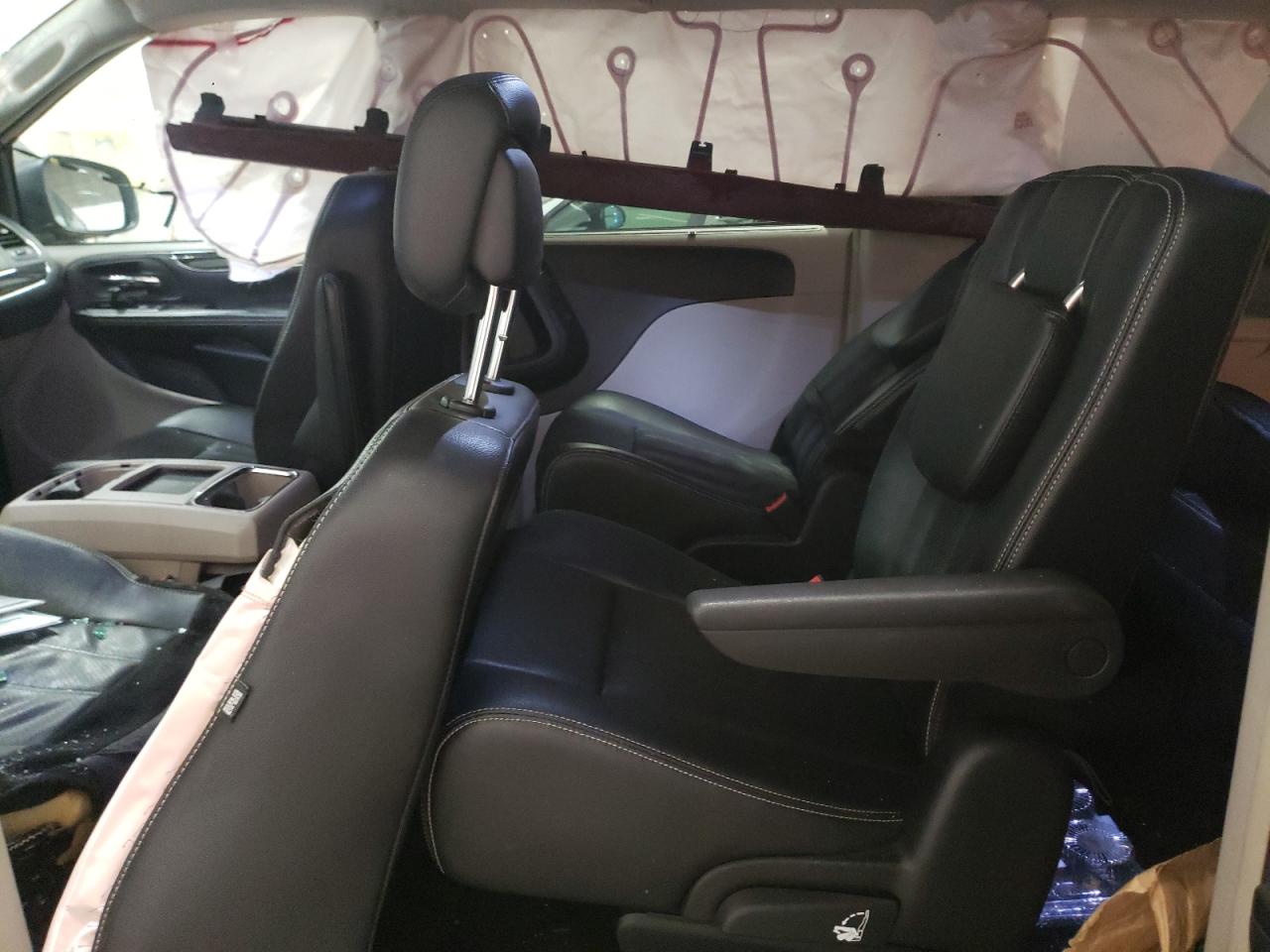 Photo 6 from auction – 2014 CHRYSLER TOWN & COU with VIN 2C4RC1CG4ER116053