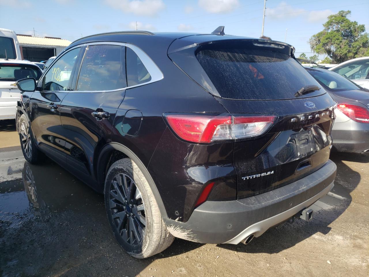 Photo 3 from auction – 2020 FORD ESCAPE TIT with VIN 1FMCU9J99LUB16552