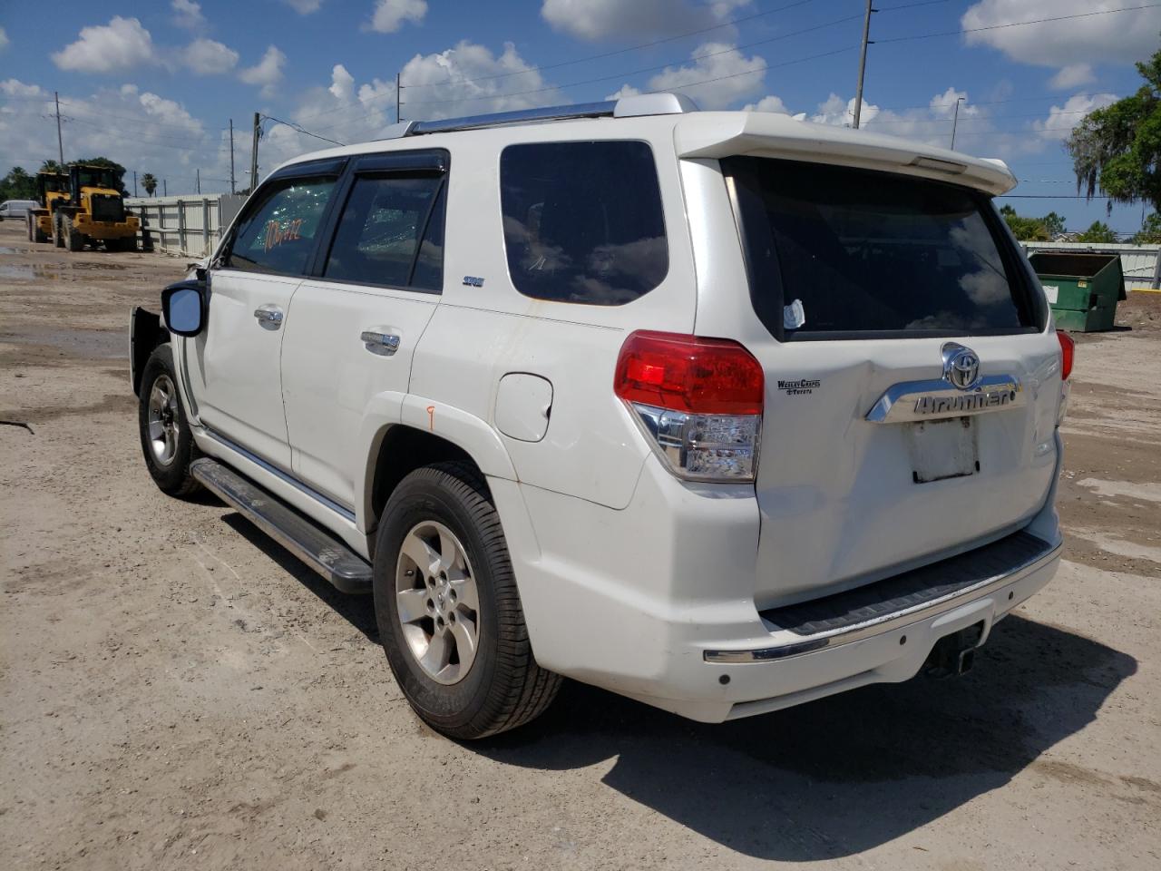 Photo 3 from auction – 2011 TOYOTA 4RUNNER SR with VIN JTEZU5JR5B5023054