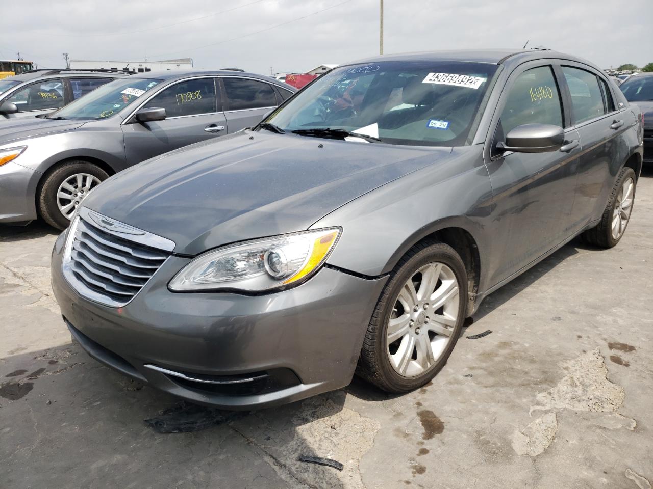 Photo 2 from auction – 2013 CHRYSLER 200 TOURIN with VIN 1C3CCBBB2DN734456