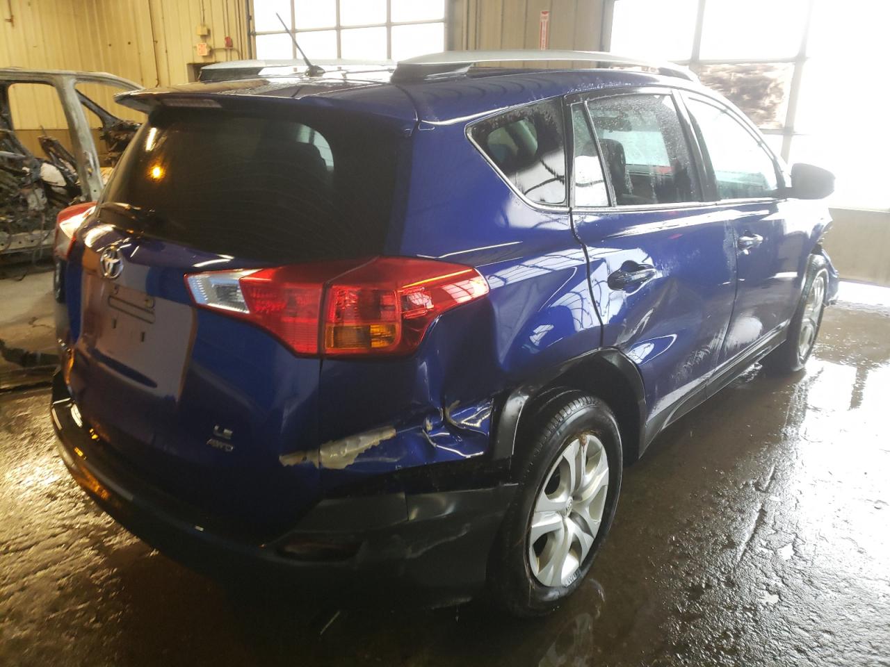 Photo 4 from auction – 2015 TOYOTA RAV4 LE with VIN 2T3BFREV8FW374473