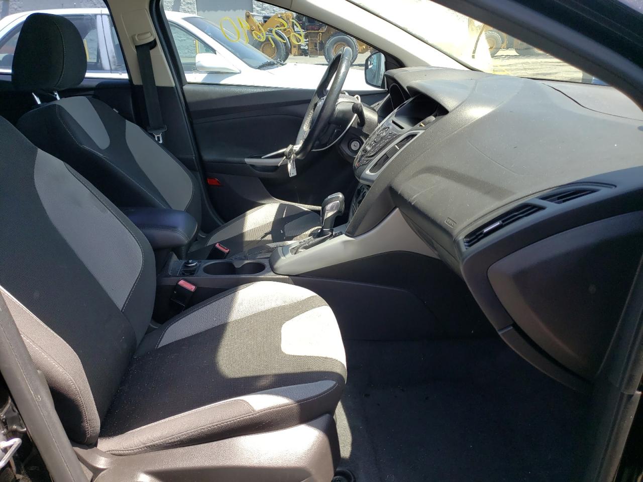 Photo 5 from auction – 2012 FORD FOCUS SE with VIN 1FAHP3F27CL392122