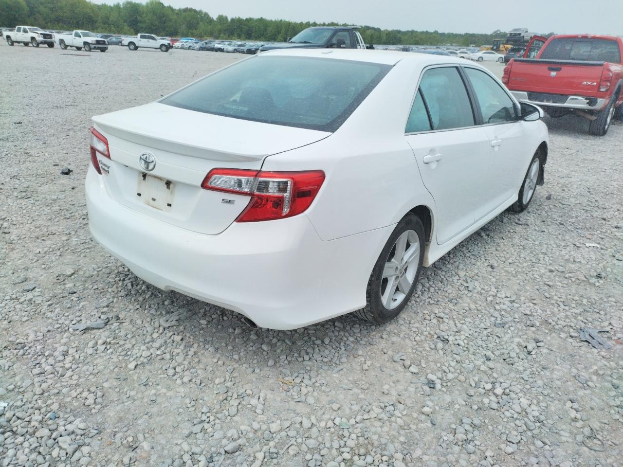 Photo 4 from auction – 2014 TOYOTA CAMRY L with VIN 4T1BF1FK4EU818493