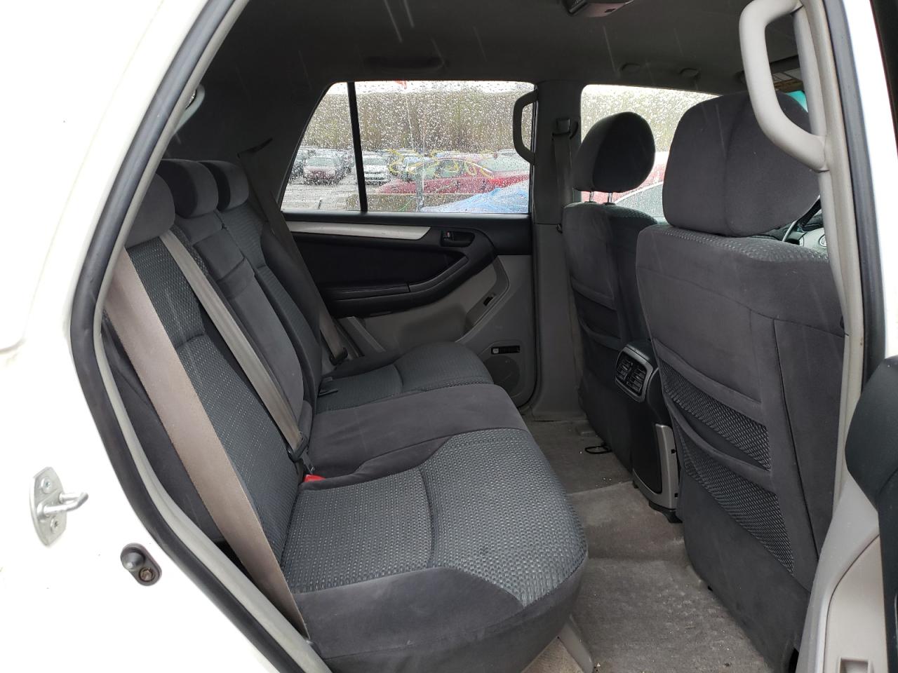 Photo 6 from auction – 2004 TOYOTA 4RUNNER SR with VIN JTEBT14R048009556