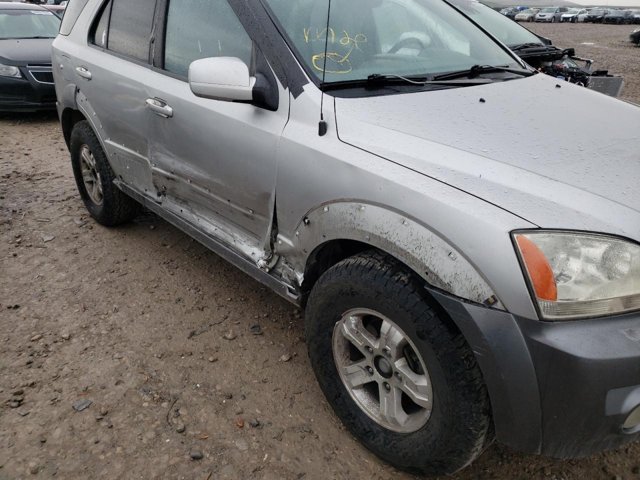 Photo 9 from auction – 2003 KIA SORENTO EX with VIN KNDJD733X35125005