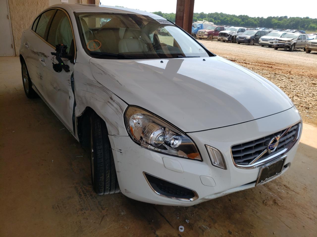 VOLVO S60 T5 2012 with VIN YV1622FSXC2086736 - Photo from auction