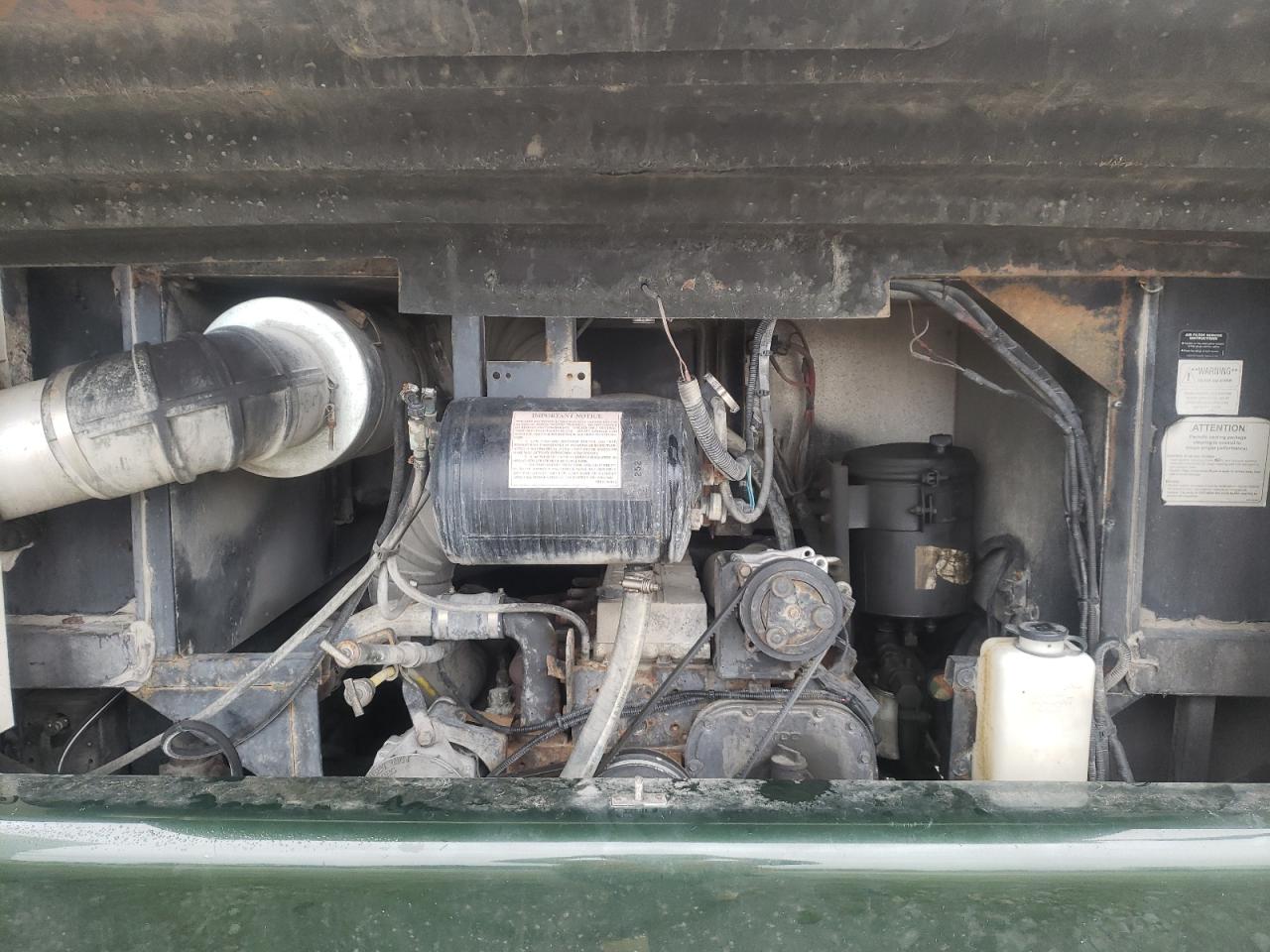 Photo 7 from auction – 2003 DUTC RV with VIN 4VZBN24923C043741